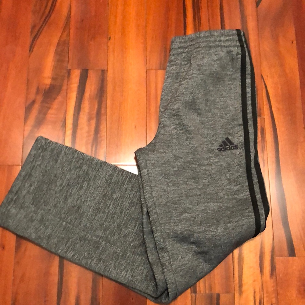 Adidas boys jogger size 10/12 gray/black